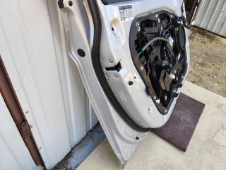 bontott HYUNDAI i40 Bal első Ajtó (Részeivel)