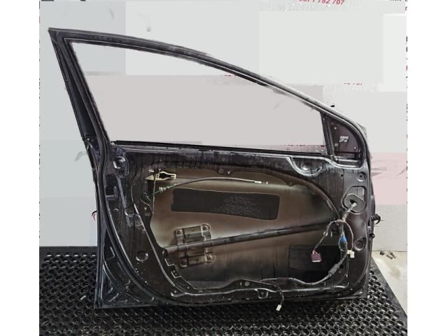 bontott HYUNDAI i40 Bal első Ajtó (Üres lemez)