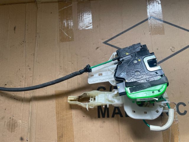 bontott HYUNDAI i40 Bal első Ajtózár