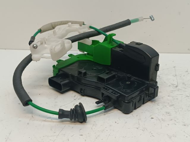 bontott HYUNDAI i40 Bal első Ajtózár