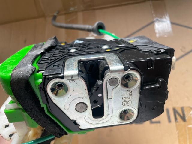 bontott HYUNDAI i40 Bal első Ajtózár