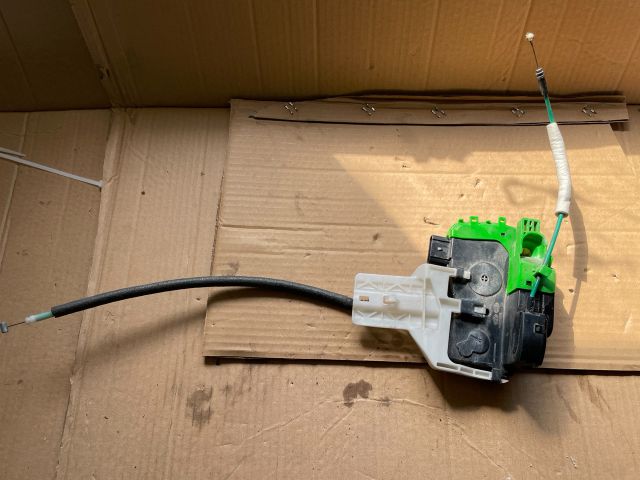 bontott HYUNDAI i40 Bal első Ajtózár