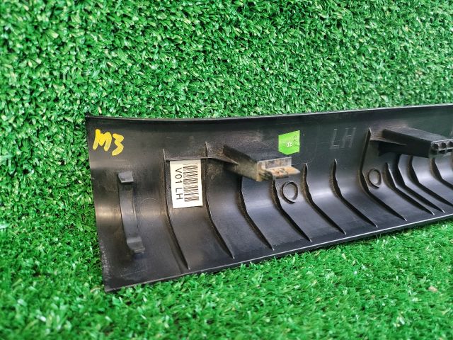 bontott HYUNDAI i40 Bal első Belső Küszöb Burkolat