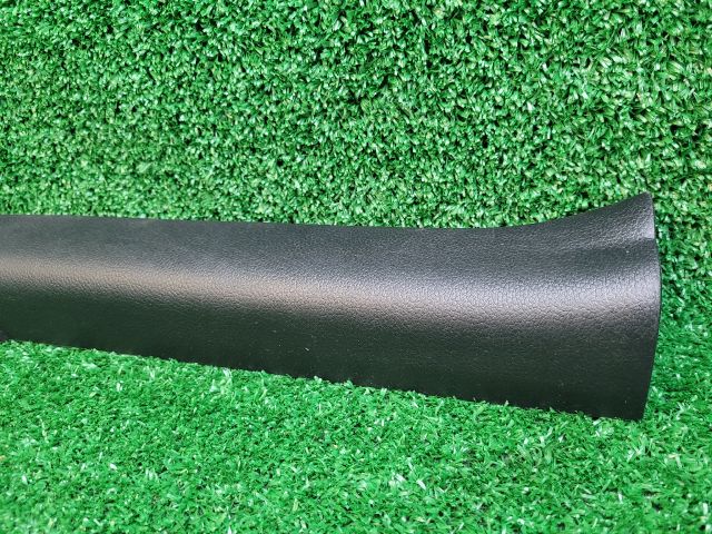 bontott HYUNDAI i40 Bal első Belső Küszöb Burkolat