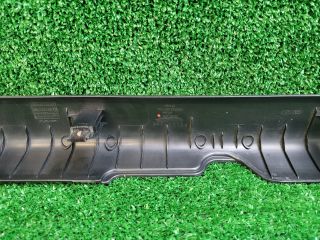 bontott HYUNDAI i40 Bal első Belső Küszöb Burkolat