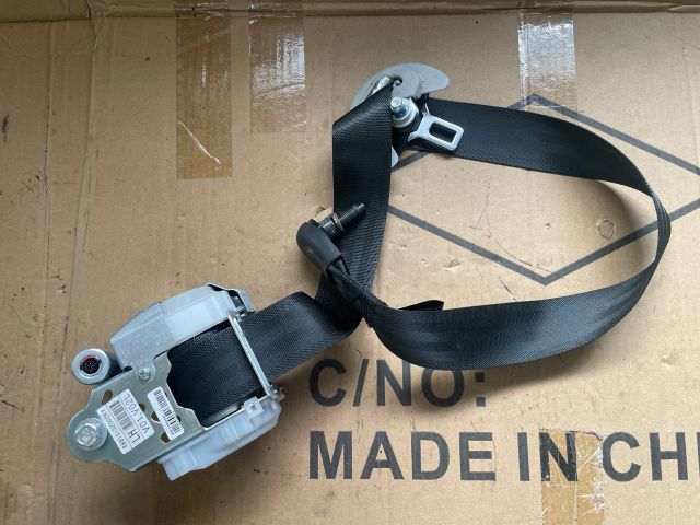 bontott HYUNDAI i40 Bal első Biztonsági Öv