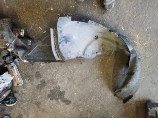 bontott HYUNDAI i40 Bal első Dobbetét (Kerékjárati, Műanyag)