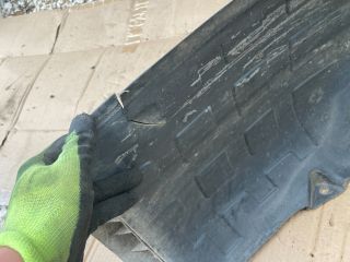 bontott HYUNDAI i40 Bal első Dobbetét (Kerékjárati, Műanyag)