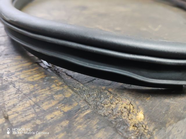 bontott HYUNDAI i40 Bal első Gumikéder