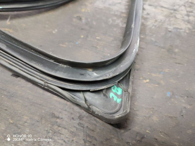 bontott HYUNDAI i40 Bal első Gumikéder