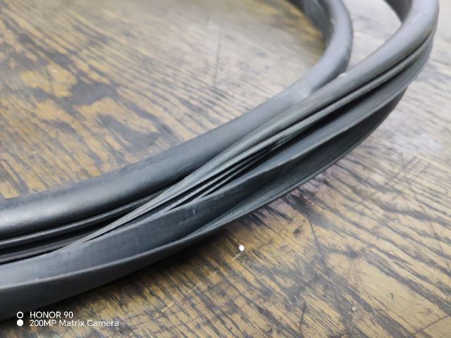 bontott HYUNDAI i40 Bal első Gumikéder