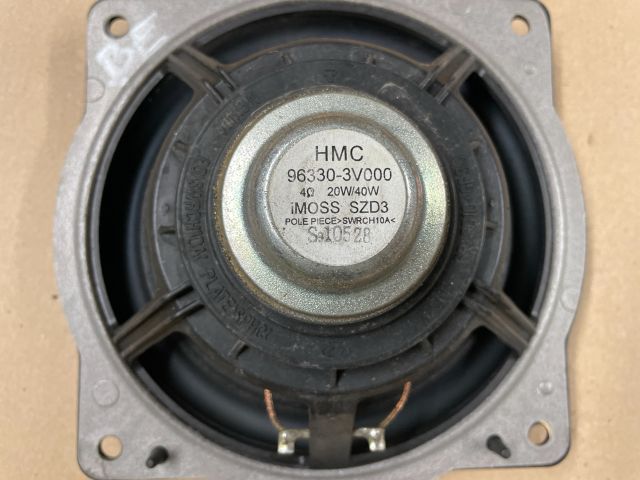 bontott HYUNDAI i40 Bal első Hangszóró