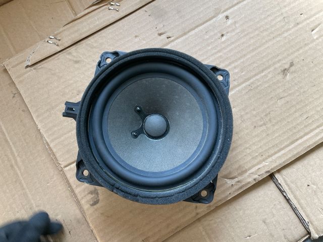 bontott HYUNDAI i40 Bal első Hangszóró