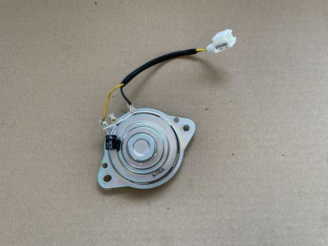 bontott HYUNDAI i40 Bal első Hangszóró