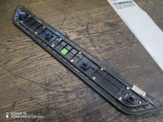 bontott HYUNDAI i40 Bal első Küszöb Díszléc