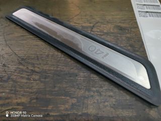 bontott HYUNDAI i40 Bal első Küszöb Díszléc