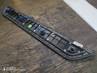 bontott HYUNDAI i40 Bal első Küszöb Díszléc