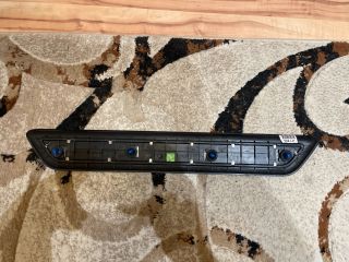 bontott HYUNDAI i40 Bal első Küszöb Díszléc