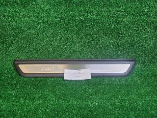 bontott HYUNDAI i40 Bal első Küszöb Díszléc