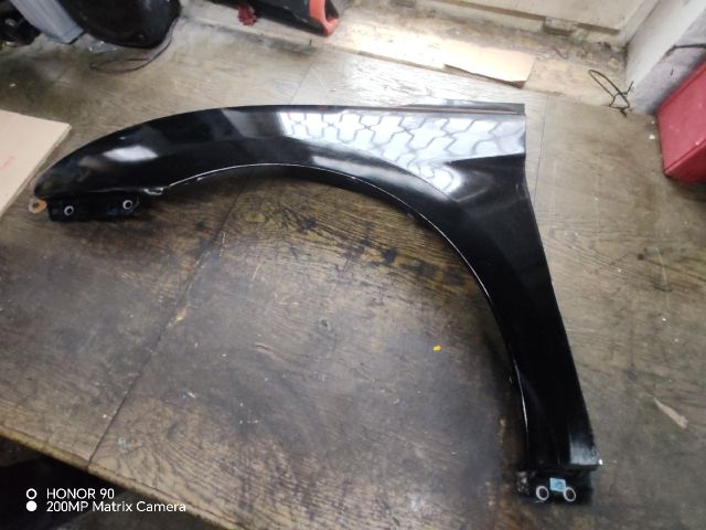 bontott HYUNDAI i40 Bal első Sárvédő