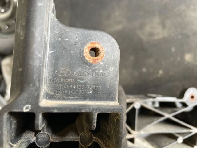 bontott HYUNDAI i40 Bal Fényszóró Tartó