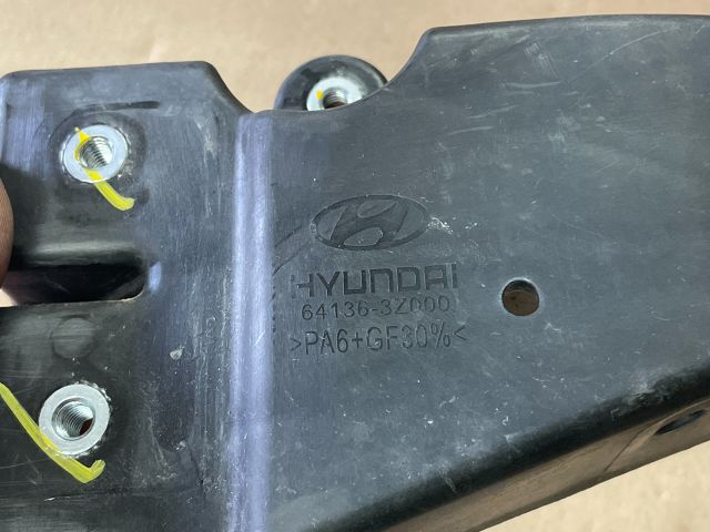 bontott HYUNDAI i40 Bal Fényszóró Tartó