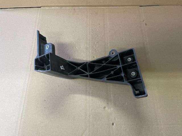 bontott HYUNDAI i40 Bal Fényszóró Tartó