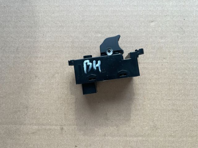 bontott HYUNDAI i40 Bal hátsó Ablakemelő Kapcsoló