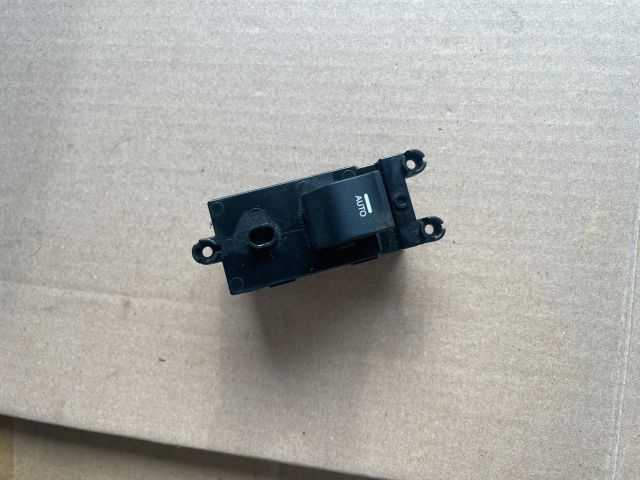 bontott HYUNDAI i40 Bal hátsó Ablakemelő Kapcsoló