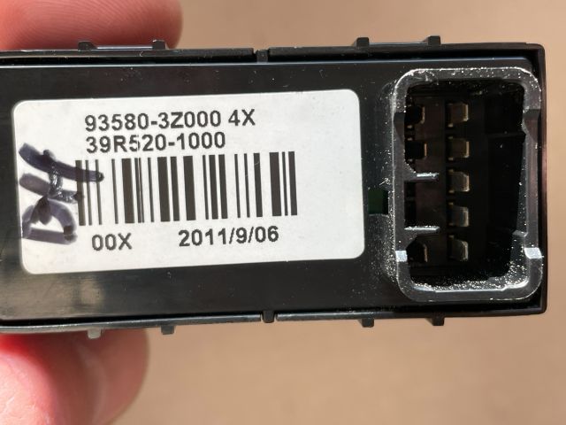 bontott HYUNDAI i40 Bal hátsó Ablakemelő Kapcsoló