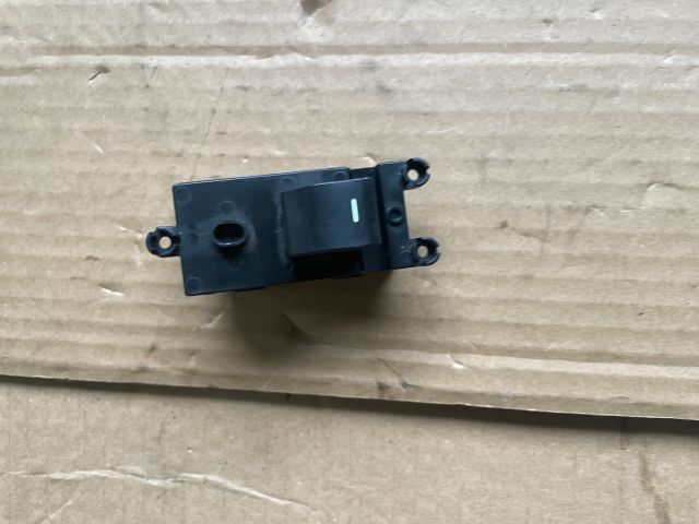 bontott HYUNDAI i40 Bal hátsó Ablakemelő Kapcsoló