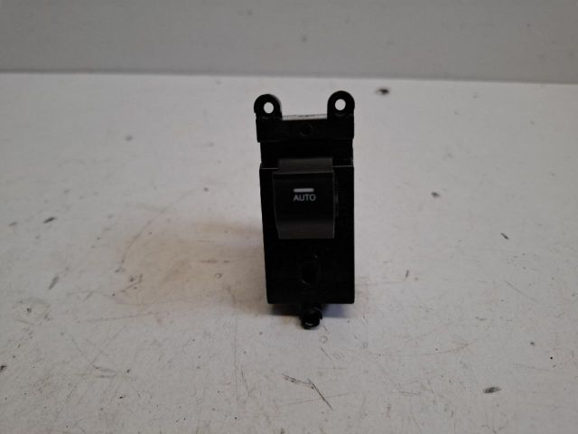 bontott HYUNDAI i40 Bal hátsó Ablakemelő Kapcsoló