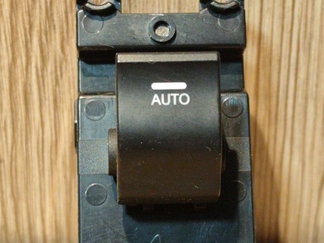 bontott HYUNDAI i40 Bal hátsó Ablakemelő Kapcsoló