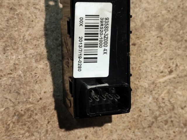 bontott HYUNDAI i40 Bal hátsó Ablakemelő Kapcsoló