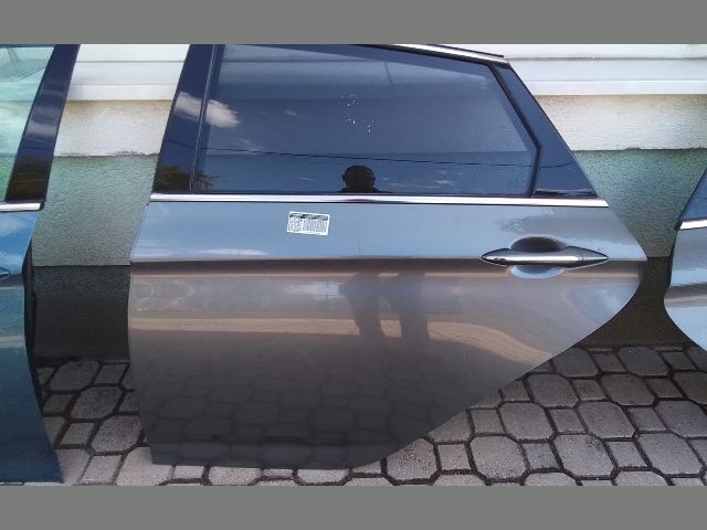 bontott HYUNDAI i40 Bal hátsó Ajtó (Részeivel)
