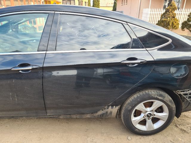 bontott HYUNDAI i40 Bal hátsó Ajtó (Részeivel)