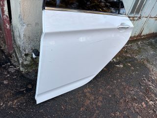 bontott HYUNDAI i40 Bal hátsó Ajtó (Részeivel)