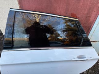 bontott HYUNDAI i40 Bal hátsó Ajtó (Részeivel)