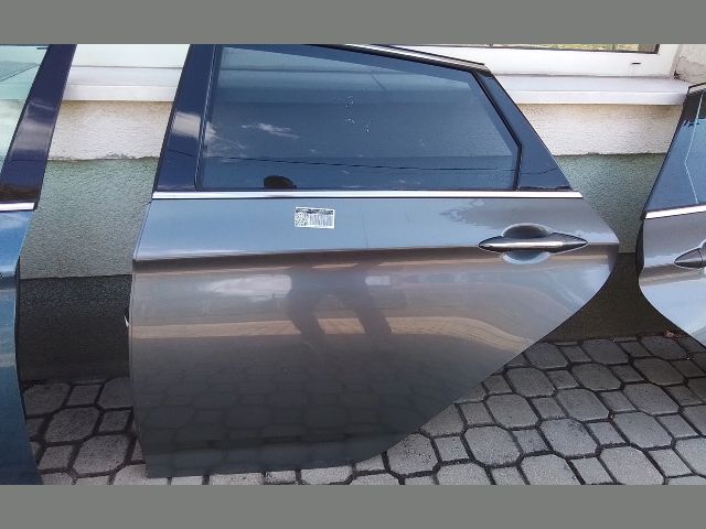 bontott HYUNDAI i40 Bal hátsó Ajtó (Részeivel)