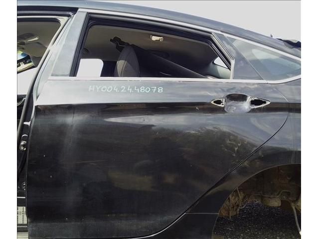 bontott HYUNDAI i40 Bal hátsó Ajtó (Üres lemez)