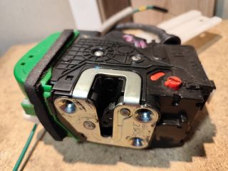 bontott HYUNDAI i40 Bal hátsó Ajtózár