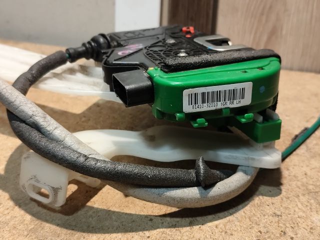 bontott HYUNDAI i40 Bal hátsó Ajtózár