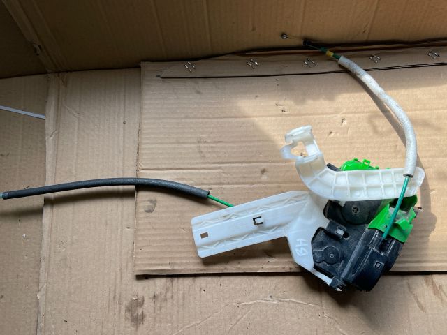 bontott HYUNDAI i40 Bal hátsó Ajtózár