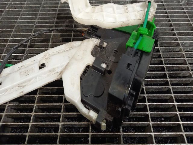 bontott HYUNDAI i40 Bal hátsó Ajtózár