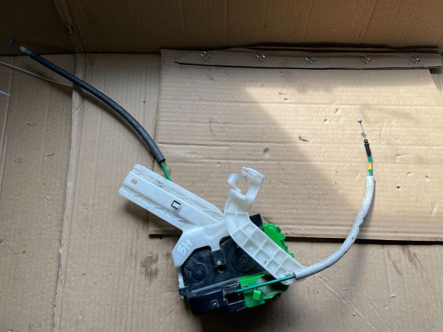 bontott HYUNDAI i40 Bal hátsó Ajtózár