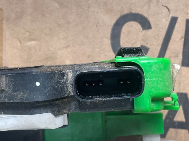 bontott HYUNDAI i40 Bal hátsó Ajtózár