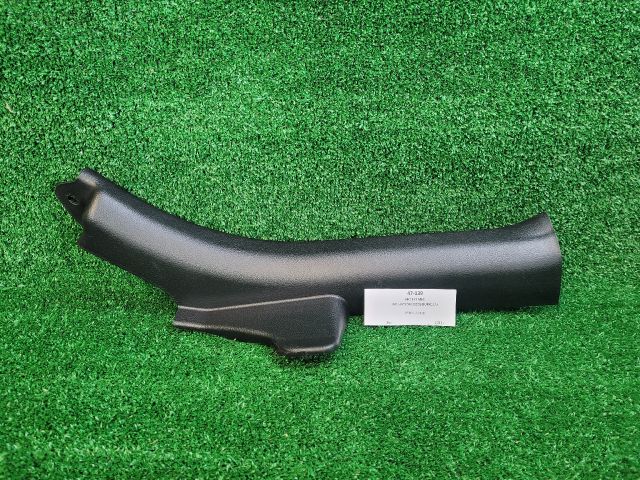 bontott HYUNDAI i40 Bal hátsó Belső Küszöb Burkolat