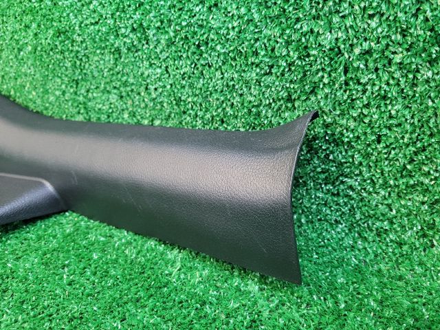 bontott HYUNDAI i40 Bal hátsó Belső Küszöb Burkolat