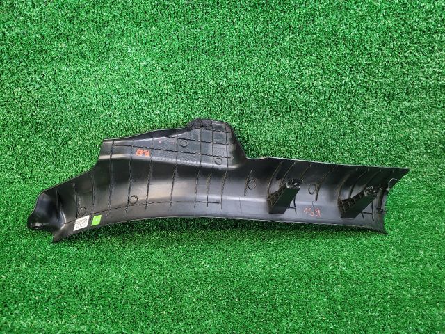 bontott HYUNDAI i40 Bal hátsó Belső Küszöb Burkolat