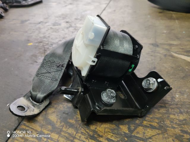 bontott HYUNDAI i40 Bal hátsó Biztonsági Öv